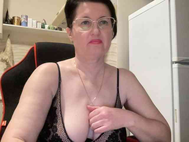 HotMilfPussy webcam