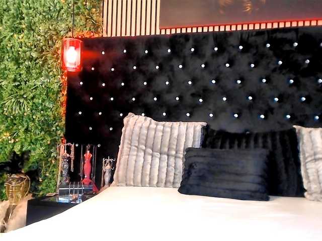 InannaIshtar1's BongaCams show and profile