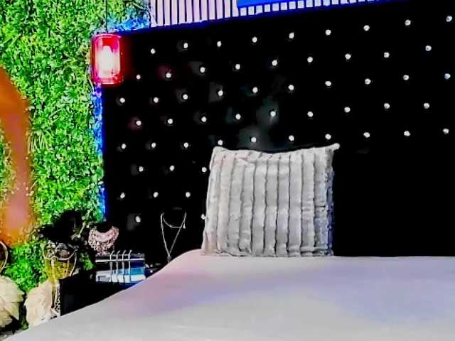 InannaIshtar1's BongaCams show and profile