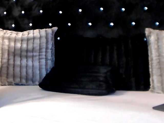 InannaIshtar1, une amatrice française avec qui discuter et avoir du sexe