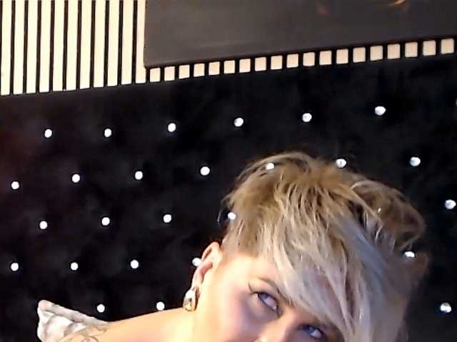 InannaIshtar1 live cam