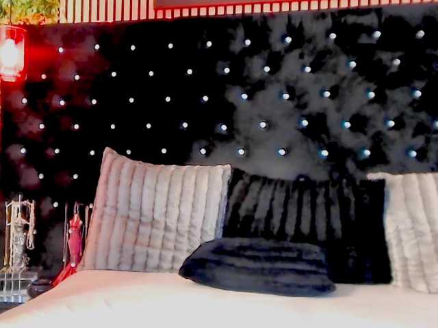 InannaIshtar1's BongaCams show and profile