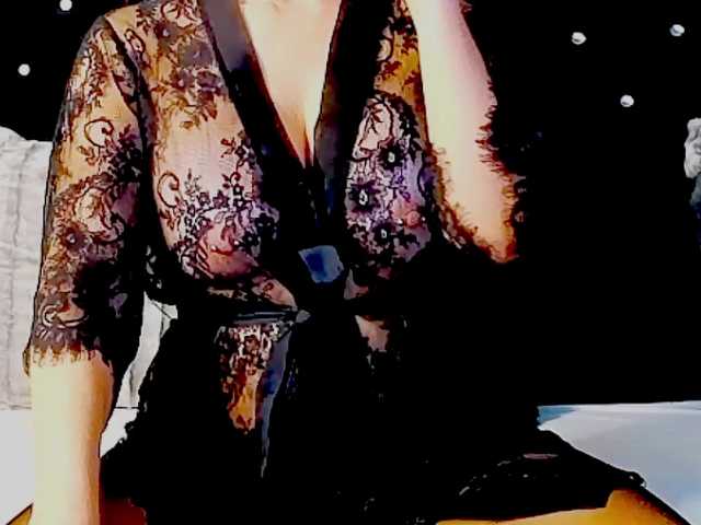 InannaIshtar1's BongaCams show and profile