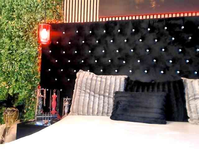 InannaIshtar1 webcam