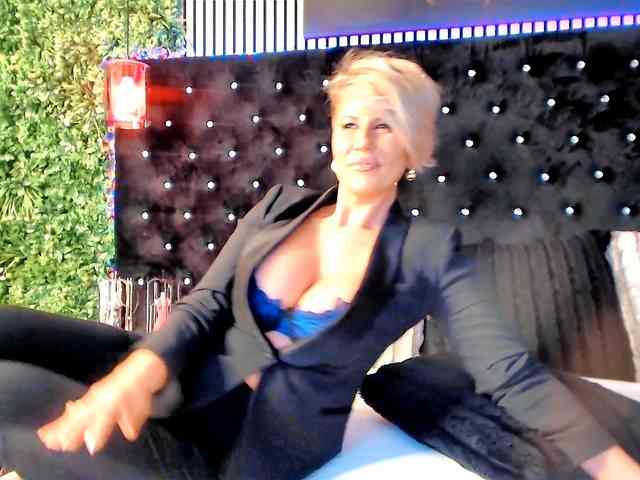 InannaIshtar1 webcam