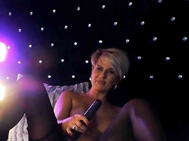 InannaIshtar1 webcam