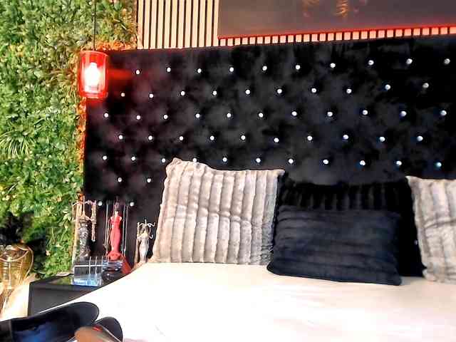 InannaIshtar1 webcam