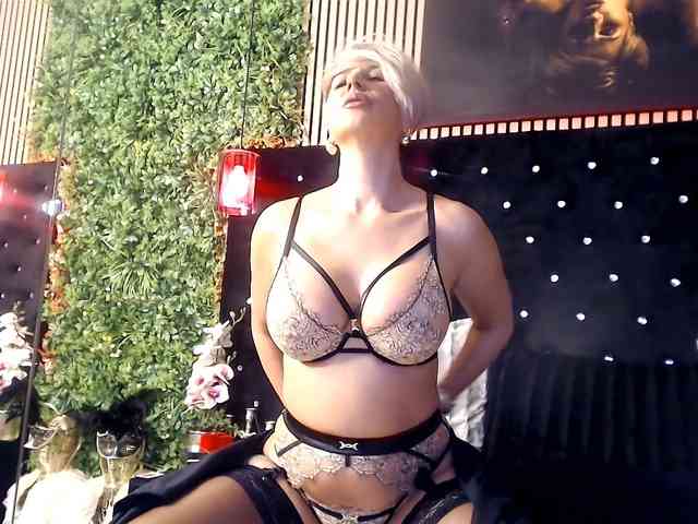 InannaIshtar1 webcam