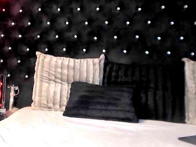 InannaIshtar1 webcam