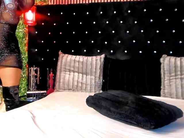 InannaIshtar1 webcam