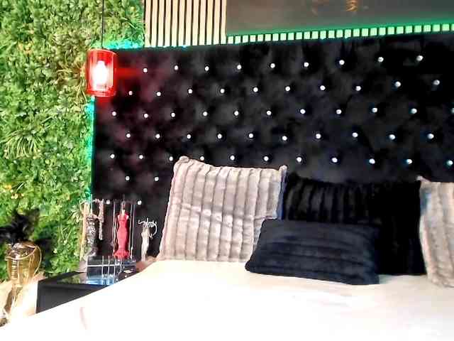 InannaIshtar1 webcam