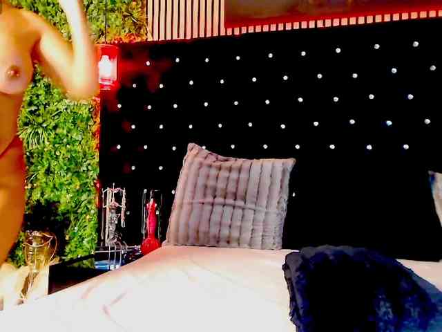 InannaIshtar1 webcam