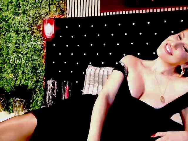 InannaIshtar1 webcam