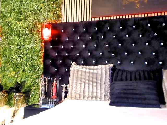 InannaIshtar1 webcam