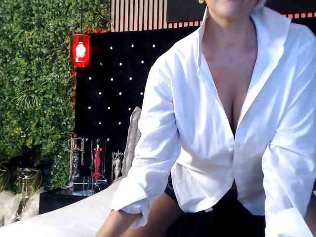 InannaIshtar1 webcam