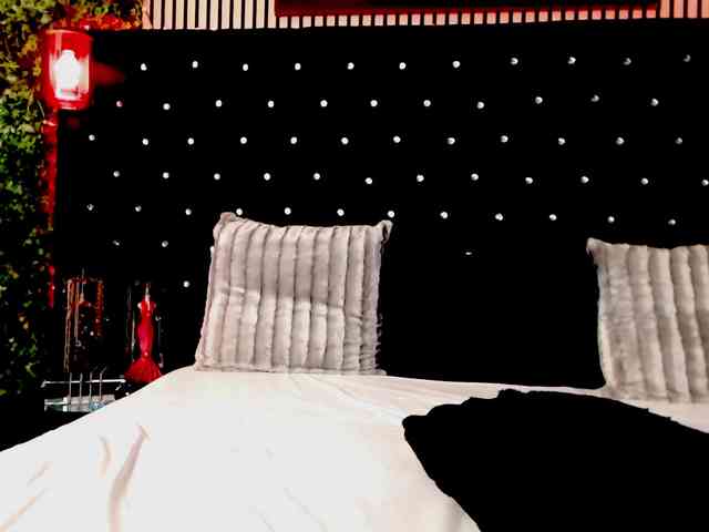 InannaIshtar1 webcam