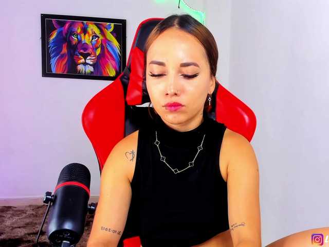 Lucyy-Rose's BongaCams show and profile