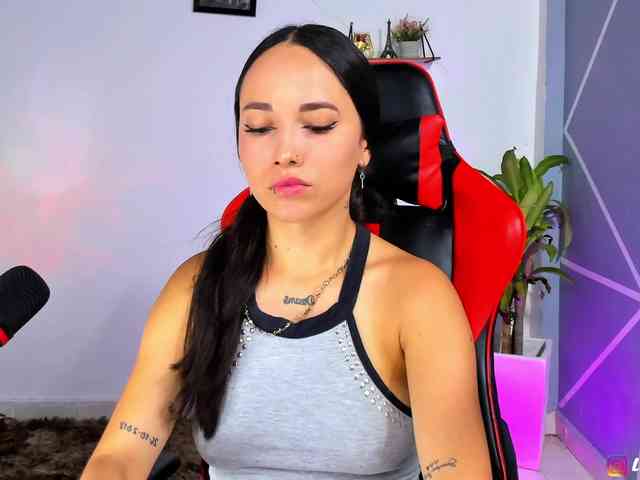 Lucyy-Rose webcam