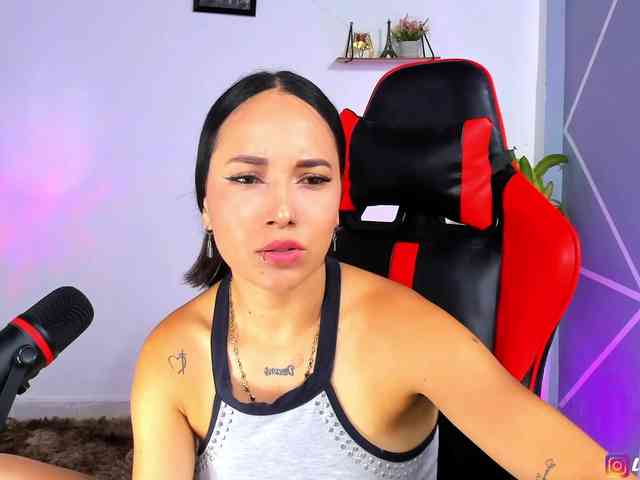 Lucyy-Rose webcam