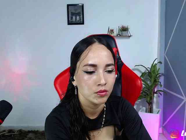 Lucyy-Rose webcam