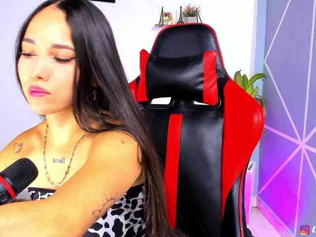 Lucyy-Rose webcam