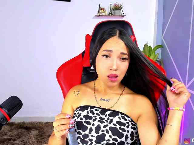 Lucyy-Rose webcam