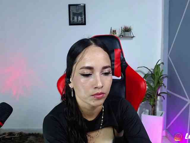 Lucyy-Rose webcam