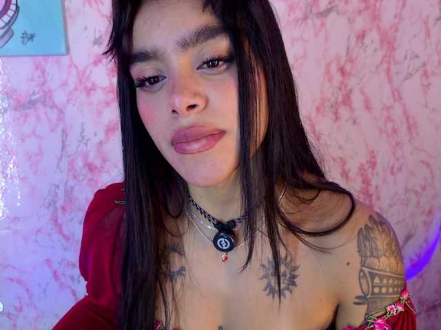 laurencamila1's BongaCams show and profile