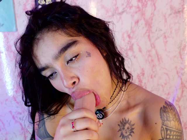 laurencamila1's BongaCams show and profile