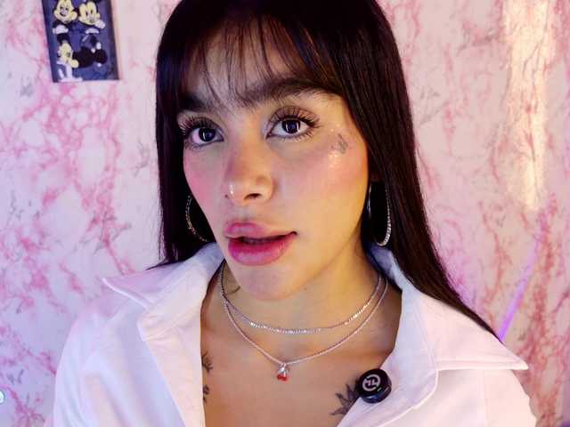 laurencamila1's BongaCams show and profile