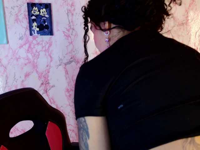 laurencamila1's BongaCams show and profile