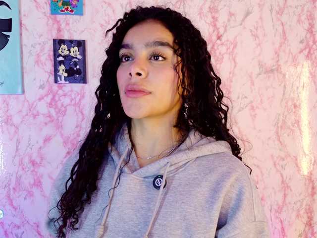 laurencamila1's BongaCams show and profile