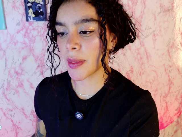 laurencamila1's BongaCams show and profile