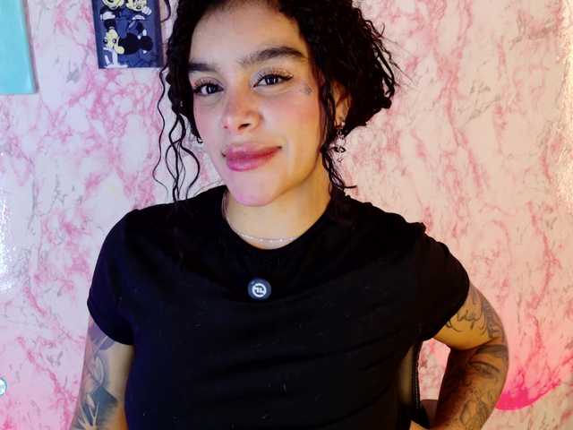 laurencamila1's BongaCams show and profile