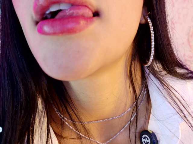 laurencamila1's BongaCams show and profile