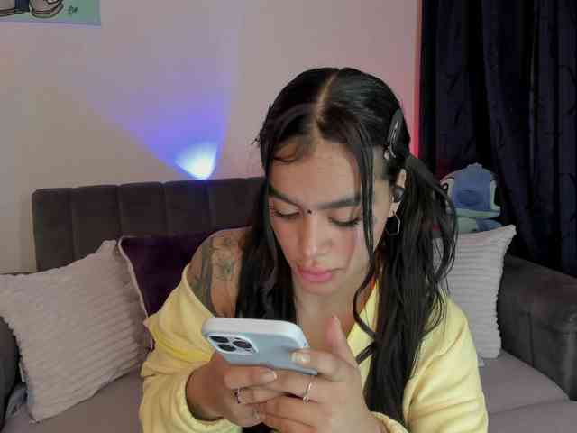 laurencamila1 webcam