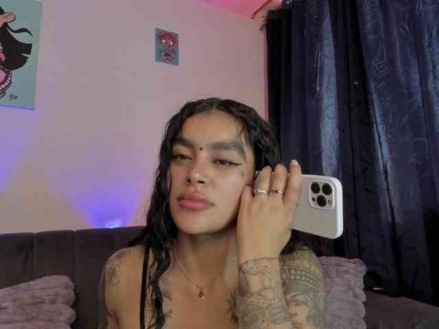 laurencamila1 webcam