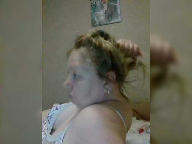 LucyAlexis's BongaCams show and profile