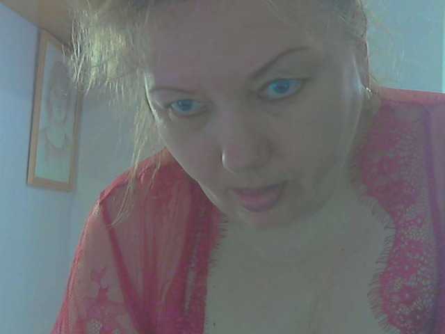 LucyAlexis's BongaCams show and profile