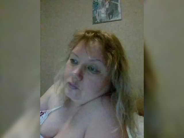 LucyAlexis's BongaCams show and profile