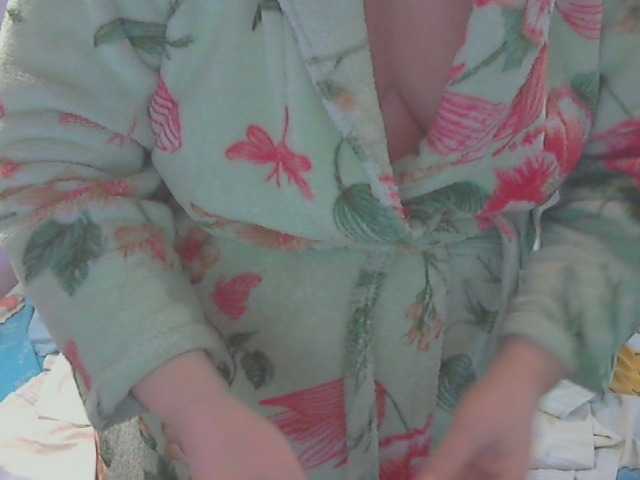 LucyAlexis's BongaCams show and profile