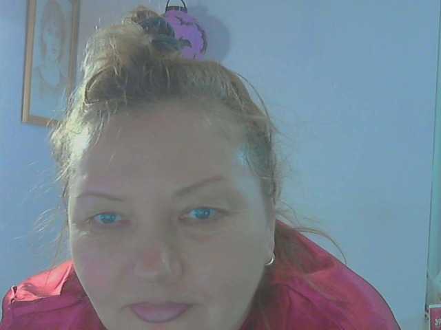 LucyAlexis's BongaCams show and profile