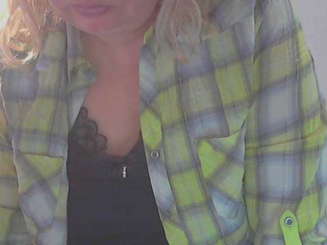 LucyAlexis's BongaCams show and profile