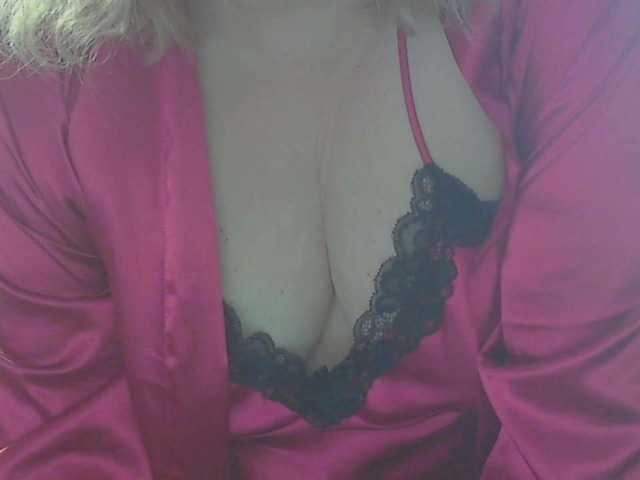 LucyAlexis's BongaCams show and profile