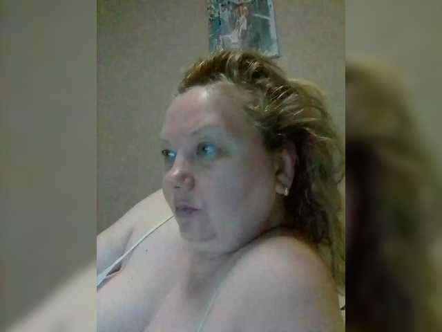 LucyAlexis's BongaCams show and profile