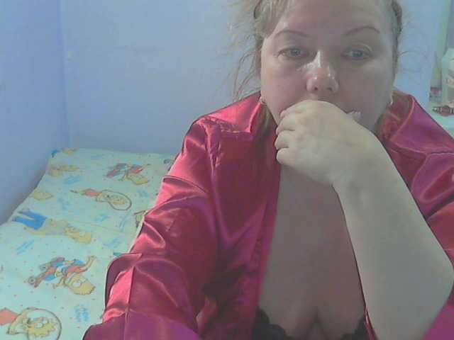 LucyAlexis's BongaCams show and profile