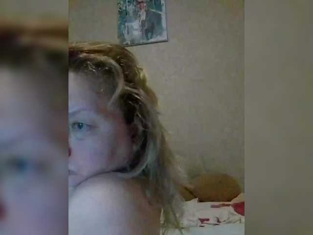 LucyAlexis's BongaCams show and profile