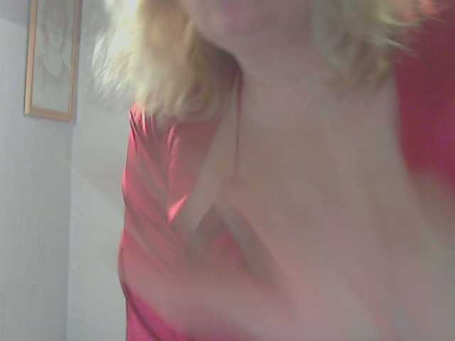 LucyAlexis's BongaCams show and profile