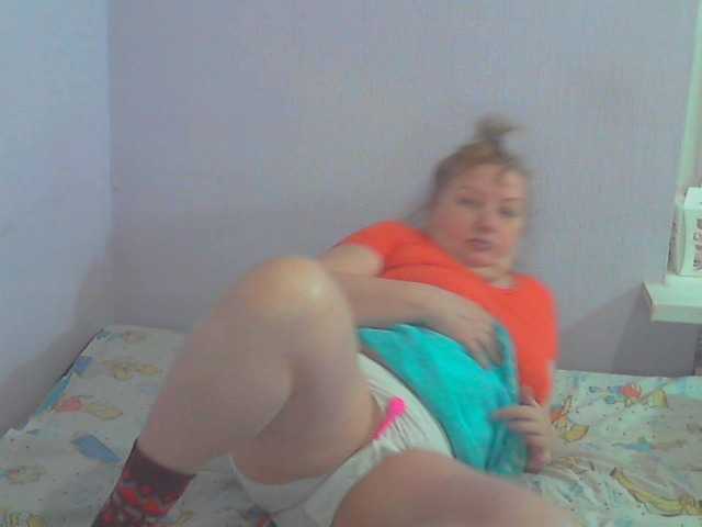 LucyAlexis's BongaCams show and profile