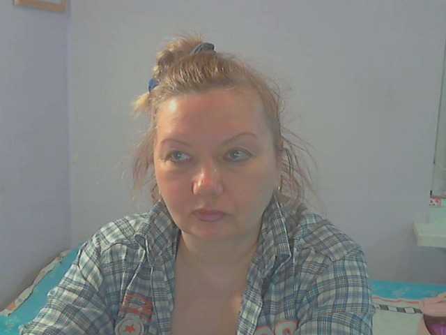 LucyAlexis's BongaCams show and profile